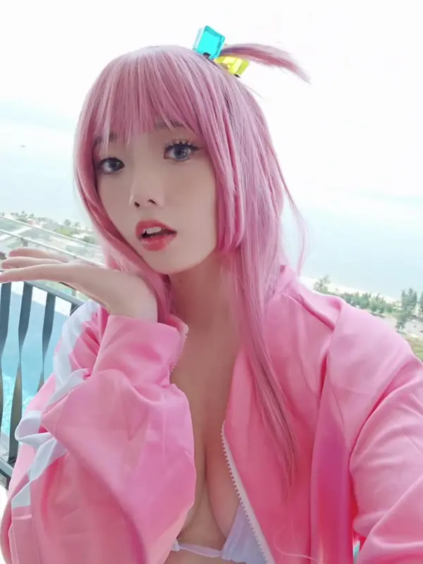 Messie Huang – NO.025 Bocchi 11